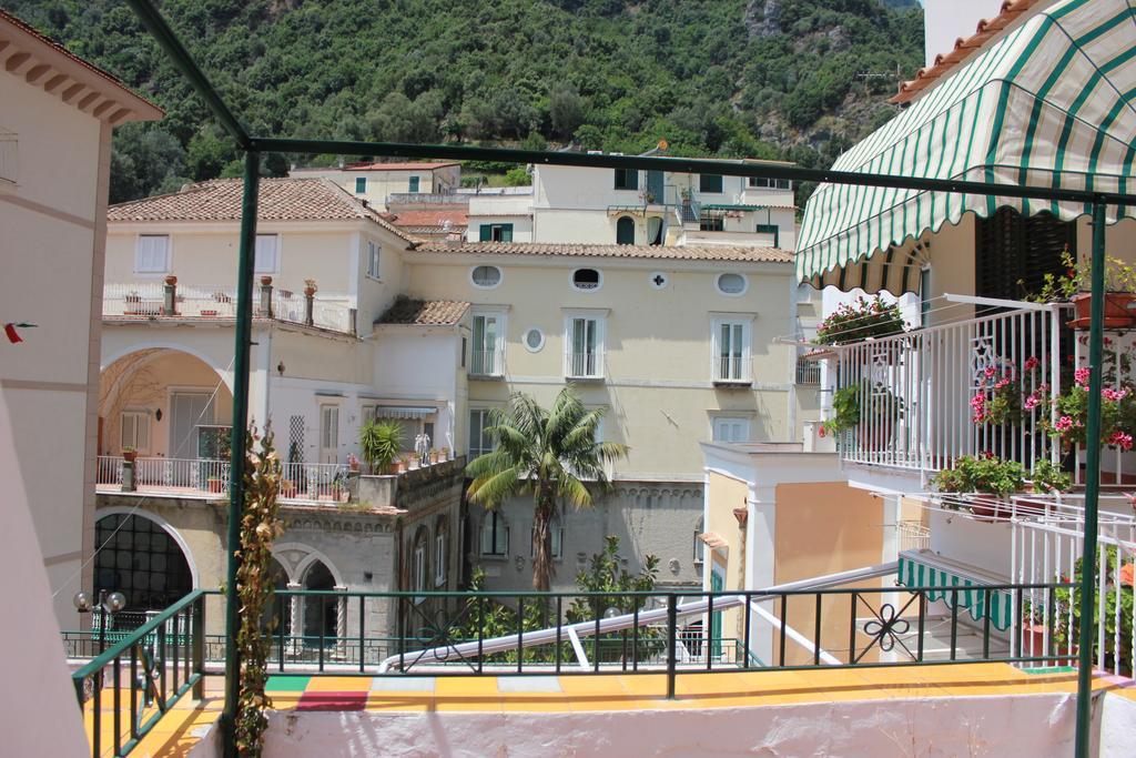 Casa Vacanze Nonna Raffa Amalfi Exterior photo