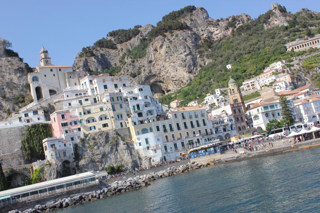 Casa Vacanze Nonna Raffa Amalfi Exterior photo